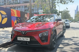Sau 10.000km lăn bánh, chủ xe VinFast VF 7 bản Plus lần đầu nói thẳng về độ an toàn khi gặp sự cố và không ngại so sánh với xe Toyota Innova Cross
