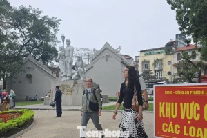 Xử lý loạt bãi xe tự phát quanh hồ Hoàn Kiếm
