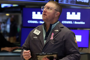Chứng khoán Mỹ 'xanh mướt', Dow Jones tăng hơn 200 điểm sau khi Tòa án Tối cao bác bỏ thuế đối ứng