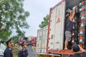 Xuất nhập khẩu sôi động ngay sau Tết