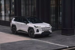 Toyota RAV4 2026 ra mắt tại Trung Đông: Giữ lại động cơ xăng thuần, giá từ 788 triệu đồng