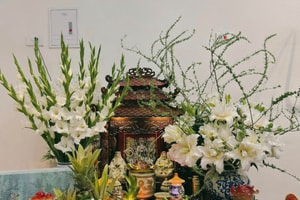 Sử dụng những loại hoa này thắp hương trong ngày vía Thần Tài vừa đẹp, vừa thơm, vừa dễ chiêu tài đón lộc trong năm mới