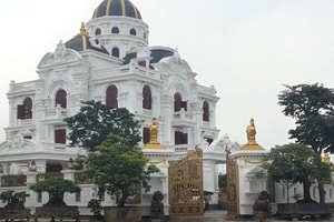 ‘Ông trùm’ thạch rau câu Long Hải sở hữu lâu đài dát vàng, giá trị trăm tỷ trên mảnh đất quê hương