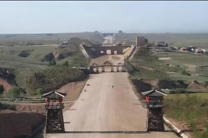 Phát hiện con đường 'cao tốc' không mọc cỏ suốt 2.000 năm, dài hơn 700km đi qua 14 huyện, thị, do 300.000 người xây dựng suốt 700 ngày