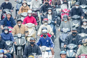 Một số tuyến phố Hà Nội kẹt cứng ngày đầu trở lại làm việc sau Tết