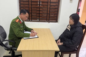 Nguyễn Thị Lãnh sinh năm 1986 ra đầu thú sau 11 năm trốn truy nã