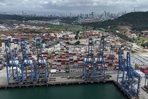 Nhân viên bị buộc rời cảng, tỷ phú Lý Gia Thành tuyên bố sẽ khởi kiện Panama