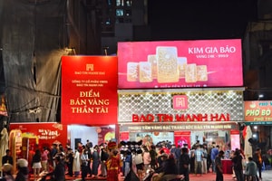 Hơn 20h tối ngày Vía Thần Tài: Bảo Tín Mạnh Hải vẫn chưa 'hạ nhiệt'