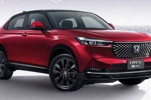 Honda HR-V e:HEV RS bất ngờ phá giá để giành khách Việt, hiện rẻ hơn Corolla Cross HEV tới 30 triệu đồng