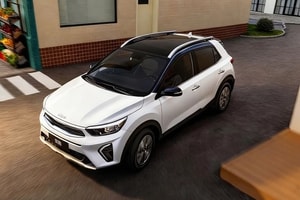 KIA nhập cuộc với mẫu SUV cỡ A hybrid giá chỉ 295 triệu: ‘Xăng ăn như ngửi’, thiết kế gọn gàng rất hợp đi đô thị, có cửa sổ trời, mở khoá bằng smartphone