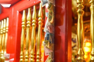 Mập mờ quản lý tiền công đức