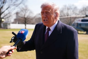 Ông Trump: 'Tôi không muốn tấn công Iran, nhưng đôi khi buộc phải làm vậy'
