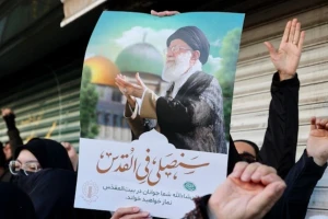 Ả-rập Xê-út ầm thầm vận động Mỹ ra tay với Iran?