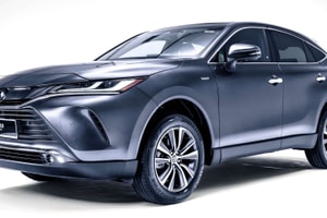 Mẫu SUV nhà giàu của Toyota 'chung mâm' Mazda CX-5 đưa bản hybrid tới Đông Nam Á, 'ăn xăng như ngửi', giá thế nào so với đối thủ?