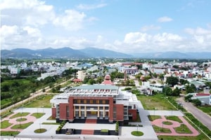 Thị xã trực thuộc tỉnh có đường bờ biển đẹp bậc nhất Việt Nam sắp lên thành phố, quy mô hơn 200.000 người