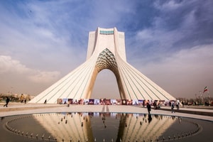 Thế giới đang ở năm 2026, lý do gì Iran đang sống ở năm 1404?