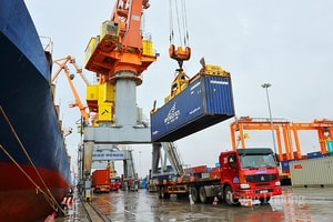 Việt Nam - Nhật Bản chinh phục cột mốc lịch sử giữa sóng gió toàn cầu