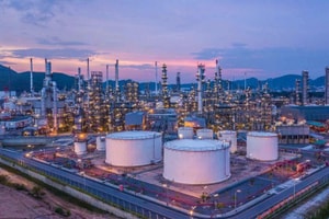 Quốc gia Đông Nam Á bất ngờ ngừng xuất khẩu dầu vì căng thẳng Trung Đông