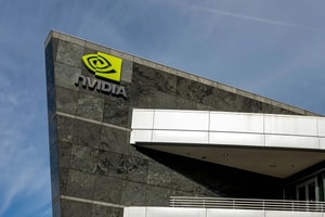 Nvidia 'bơm' hơn 100.000 tỷ đồng, chốt nguồn cung linh kiện sống còn cho AI