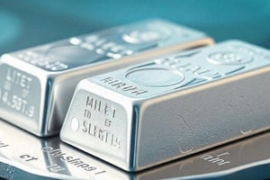 Giá bạc lao dốc mạnh: Trong nước bốc hơi 4 triệu đồng/kg, thế giới lùi về mốc 89 USD