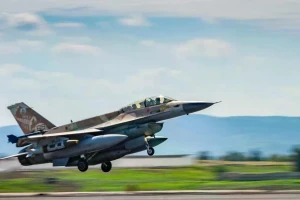 Israel phát động ‘làn sóng’ tấn công quy mô lớn trên khắp Iran