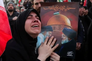 Iran hoãn lễ quốc tang Đại giáo chủ Ali Khamenei