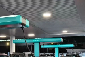 BYD dựng trạm sạc siêu nhanh như cây xăng truyền thống: 5 phút đi thêm 400 km, Tesla Supercharger cũng 'không có cửa'?