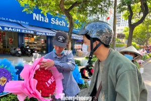 Quà tặng 8/3 'đua' khuyến mãi, loại nào được chọn nhiều nhất?
