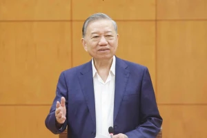 Tổng Bí thư: Khắc phục tình trạng ‘thừa người quen việc cũ nhưng thiếu người làm việc mới’