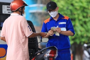 Giá xăng dầu đồng loạt tăng rất mạnh