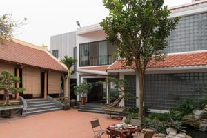 Cải tạo ngôi nhà cũ 105m2 thành tổ ấm ngập tràn ánh sáng bên nhà thờ họ