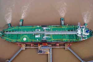 Trung Quốc âm thầm mở lối cho tàu qua eo biển Hormuz