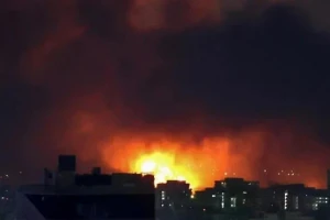 Israel tấn công nhà máy sản xuất tên lửa ngầm của Iran
