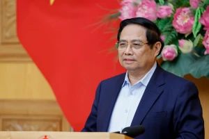 Thủ tướng: Không để thiếu xăng dầu, thiếu điện, phấn đấu tự chủ về năng lượng