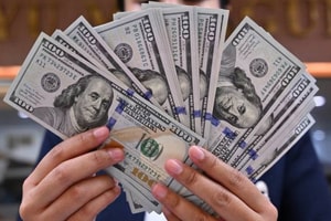 Tỷ giá USD hôm nay 9/3: USD nhích lên tại Vietcombank, BIDV, ‘chợ đen’ tiến sát 27.000 đồng