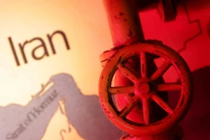 Iran cảnh báo siết chặt xuất khẩu dầu nếu Mỹ - Israel tiếp tục tấn công