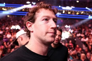 'Cỗ máy thời gian' gần 1 triệu USD trên cổ tay Mark Zuckerberg khiến giới sưu tầm bùng nổ