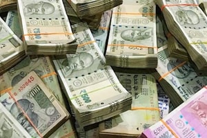 Bắt khẩn cấp hai cảnh sát