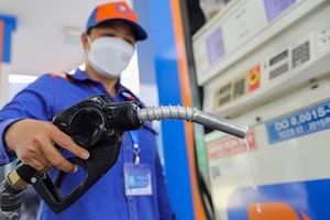 Hỗ trợ 4.000-5.000 đồng mỗi lít xăng dầu: Chính sách 'xả quỹ' tác động ra sao đến Petrolimex?