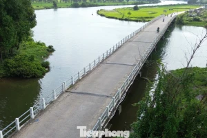 Nhìn gần cầu vượt sông Bồ được chi trăm tỷ để 'lên đời'