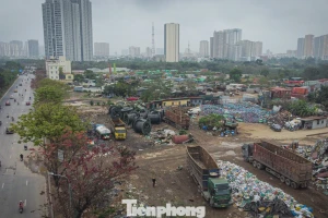 Hà Nội: Đào hào, dựng barie phong toả 4,3ha đất vi phạm tại phường Đại Mỗ