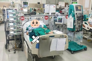Nữ sinh 17 tuổi nguy kịch vì bệnh hiếm toàn cầu, ê-kíp Bệnh viện Bạch Mai nỗ lực giành lại sự sống