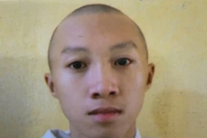 Điều tra nam ‘sinh viên’ sinh năm 2007
