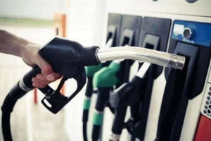 Quản lý thị trường kiểm tra liên tục tại các cây xăng ở TPHCM