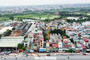 Nhà ở xã hội nên xây trên 'đất vàng' hay đẩy ra vùng ven?