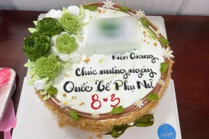 Ăn bánh kem mừng Ngày Quốc tế Phụ nữ, 63 người nhập viện nghi ngộ độc