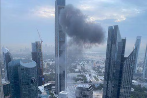 Bất chấp ông Trump cảnh báo, Iran tung máy bay cảm tử lao vào Trung tâm Tài chính Quốc tế ở Dubai