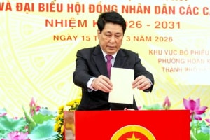 Chủ tịch nước Lương Cường bỏ phiếu tại điểm bầu cử Tổng cục Chính trị