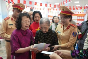 Cử tri cả nước bỏ phiếu bầu đạt tỷ lệ 99,68%, người cao tuổi nhất là cụ bà 119 tuổi