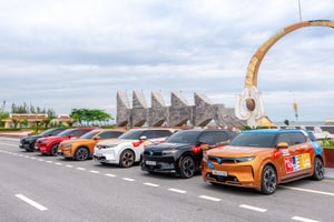 Nghịch lý thời giá xăng “nhảy múa”: Đi xe động cơ hơn 400 mã lực không phải lo một đồng tiền nhiên liệu